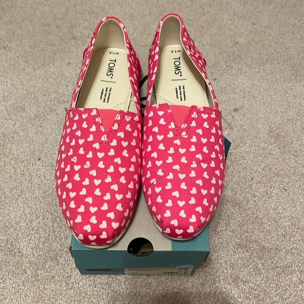 Pink Valentine heart Toms